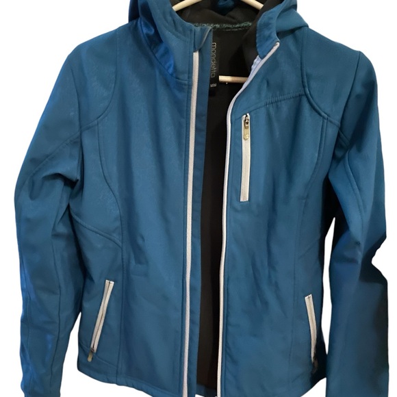 Ladies blue medium fall/spring jacket by Mondetta. Jacket is in good condition - Picture 1 of 4